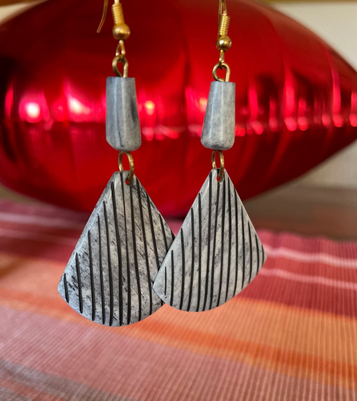 Earring in elegant grey horn,Handmade horn earrings