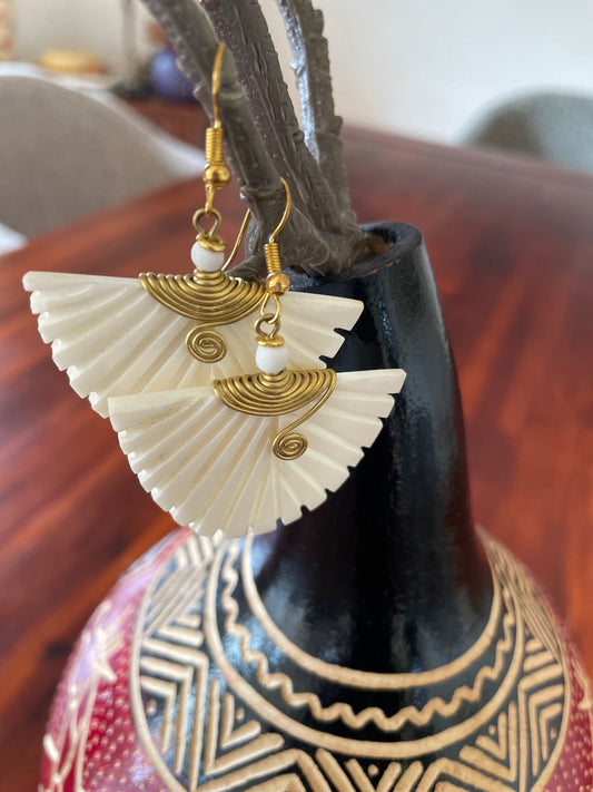 Earring in elegant white horn,Handmade horn earrings