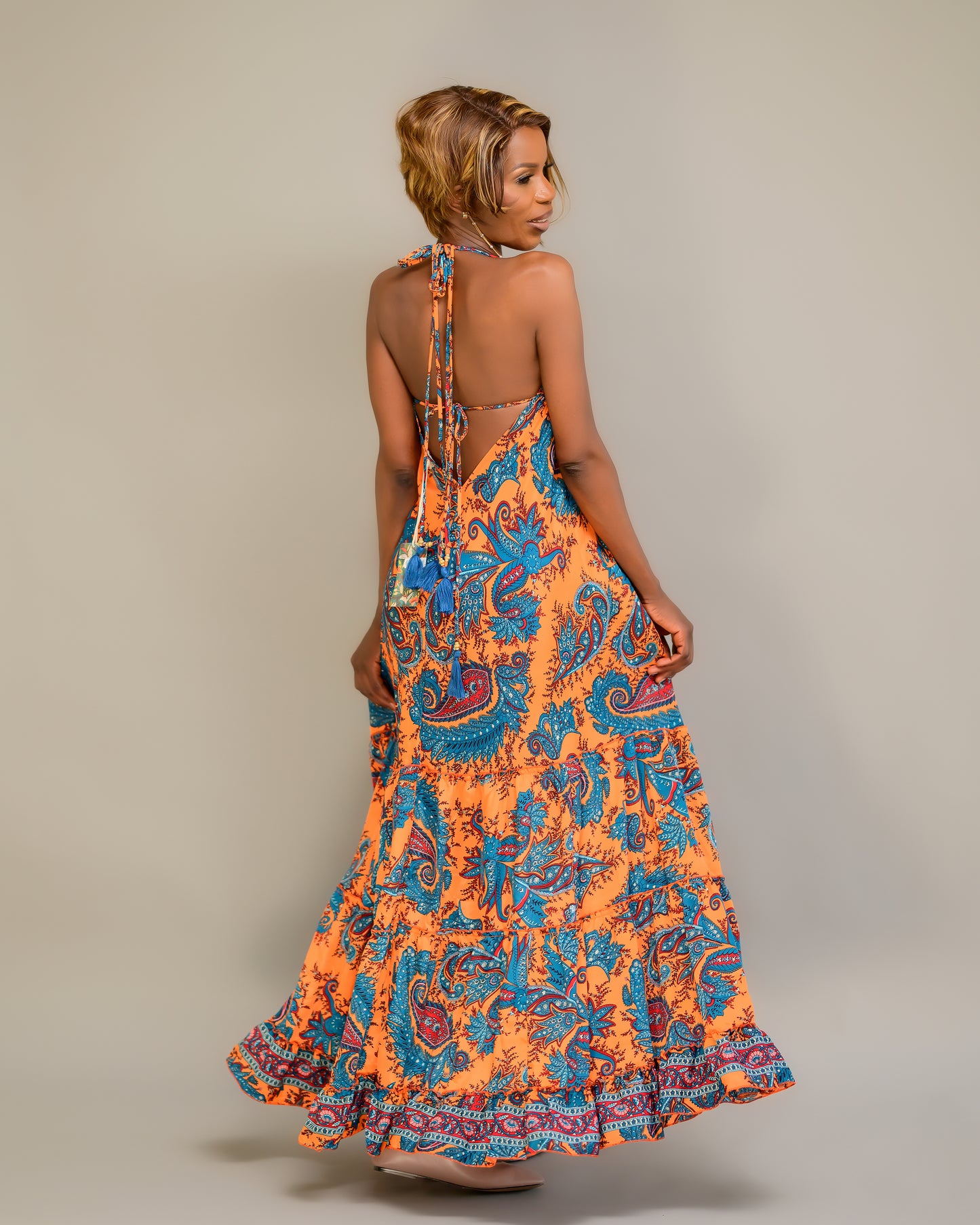 Langes Strandkleid mit Rüschen