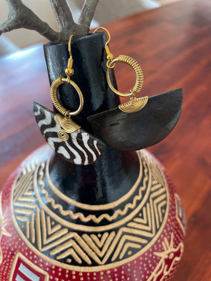 Earring in elegant white and dark brown horn,Handmade horn earrings