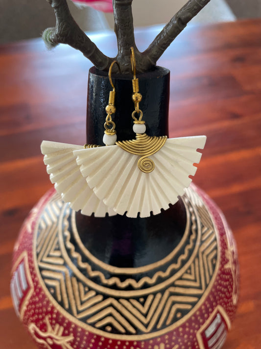 Earring in elegant white horn,Handmade horn earrings