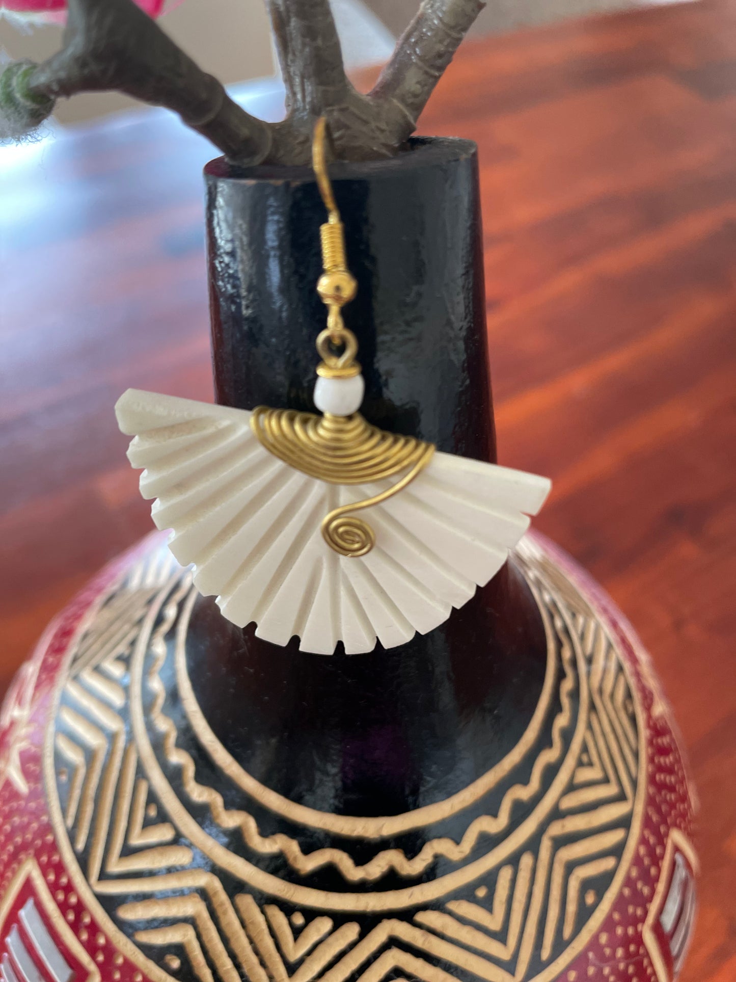 Earring in elegant white horn,Handmade horn earrings