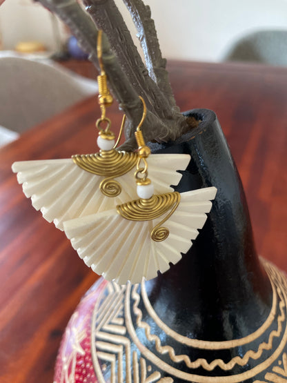 Earring in elegant white horn,Handmade horn earrings
