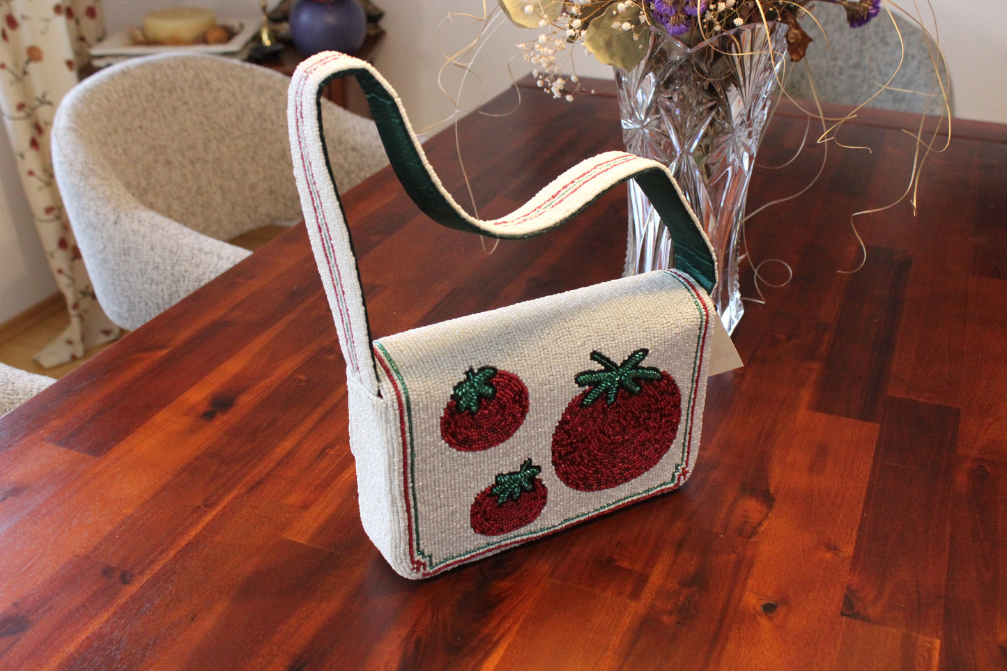 Umhängetasche Black Line, Perfekt für den täglichen Gebrauch – modern, langlebig